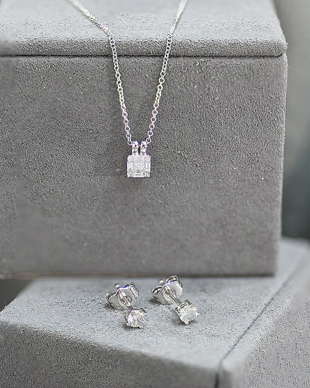 May_ Diamond Earring