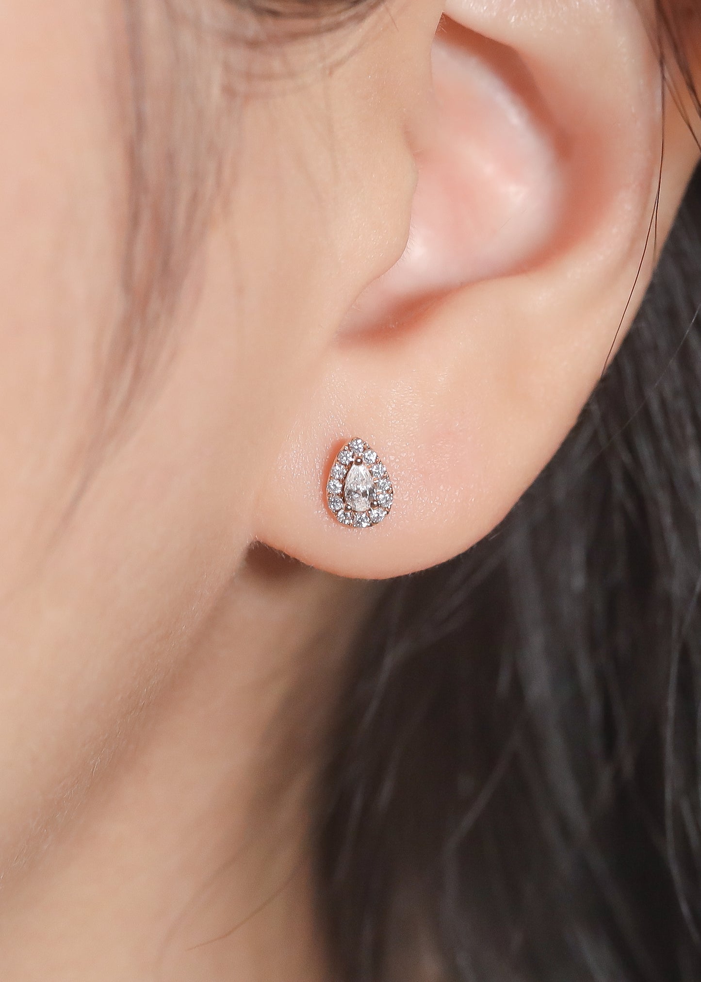 Ida Pear Diamond Earring